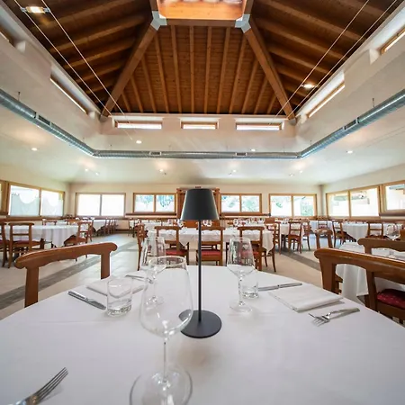 Residenza Del Sole 4* غريسوني سان جان